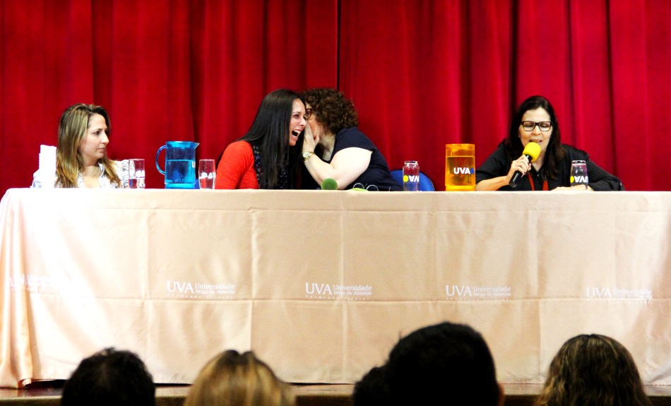 Professoras Aline Drummond, Danielle Lamarca, Luciana Marques e mediadora Cristina Tadeu