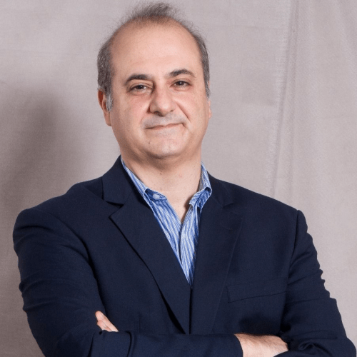 Pratica vem crescendo nos últimos anos, e especialistas alertam para diagnósticos errados e até medicações feitas sem um médico